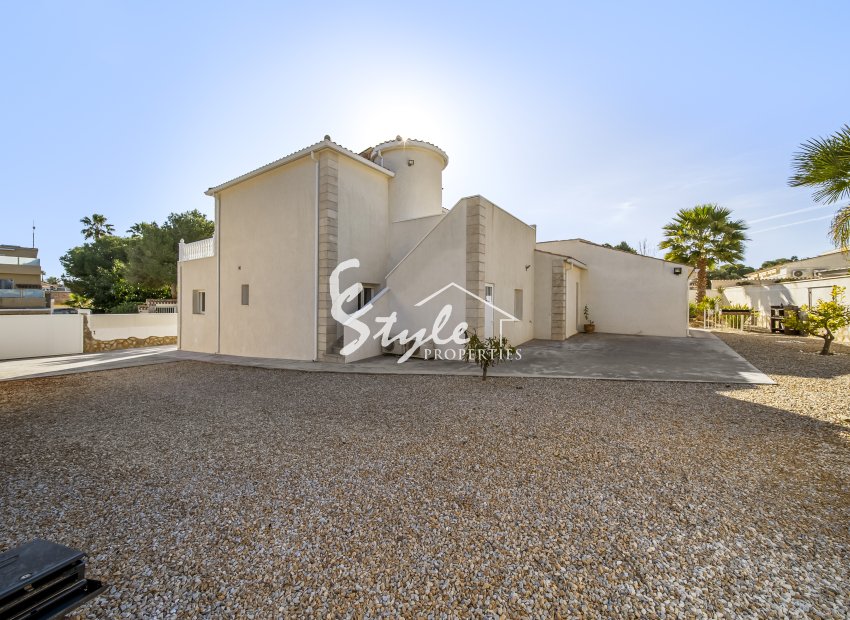 Resale - Villa - Orihuela-Costa - La Zenia