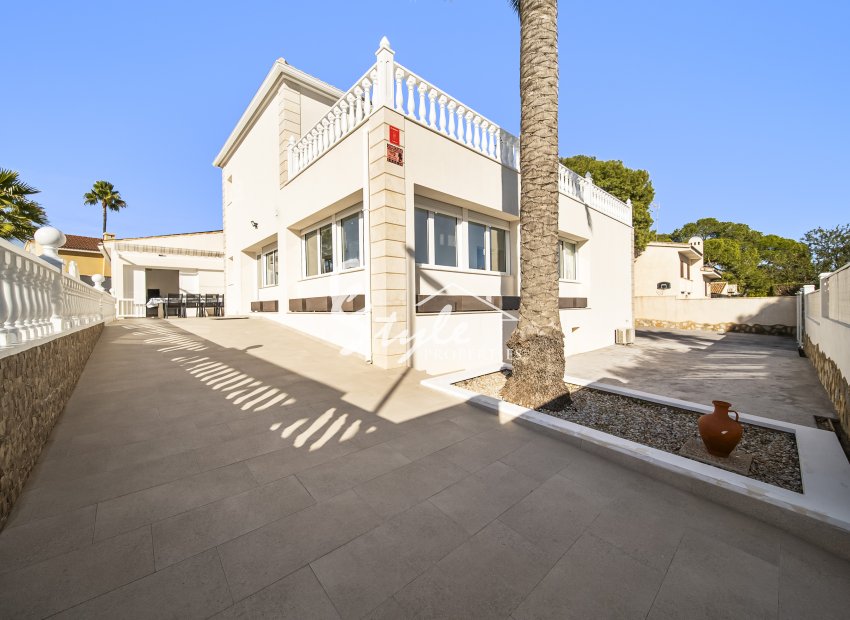 Resale - Villa - Orihuela-Costa - La Zenia