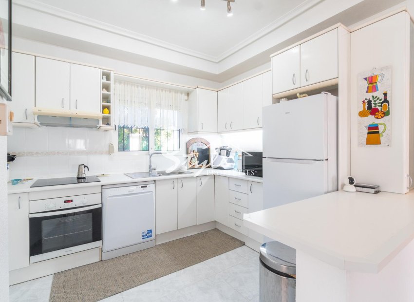 Resale - Villa - Orihuela-Costa - La Zenia