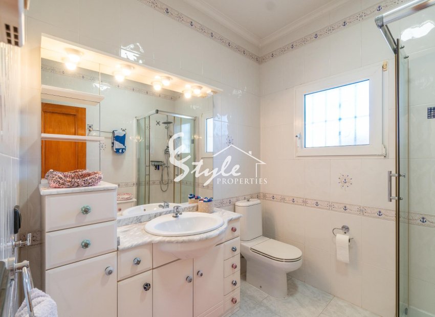 Resale - Villa - Orihuela-Costa - La Zenia