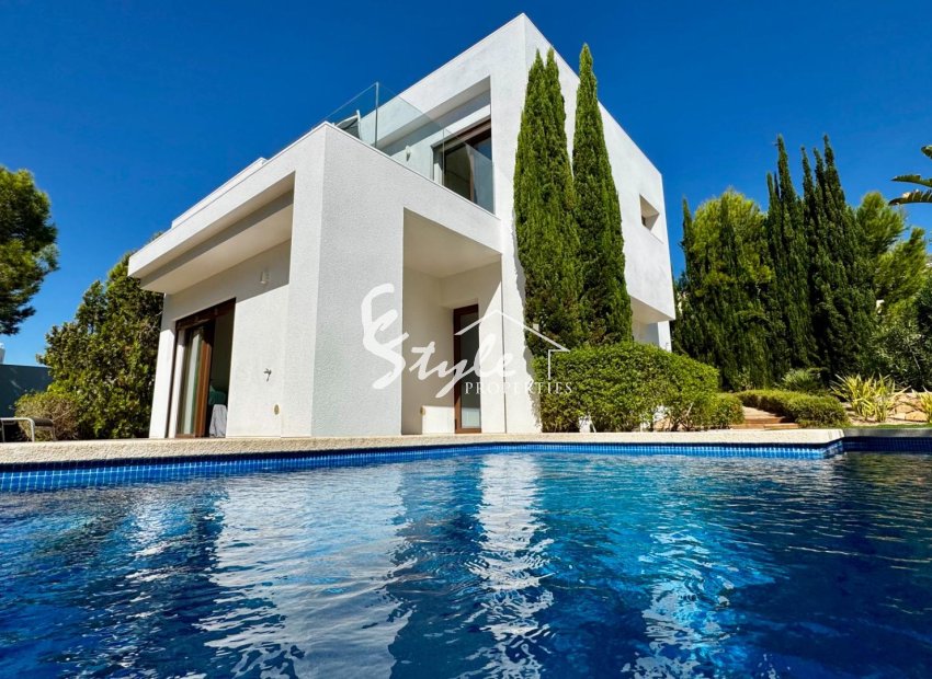 Resale - Villa - Orihuela-Costa - Las Colinas Golf