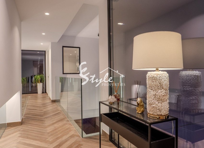 Resale - Villa - Orihuela Costa  - Las Colinas Golf