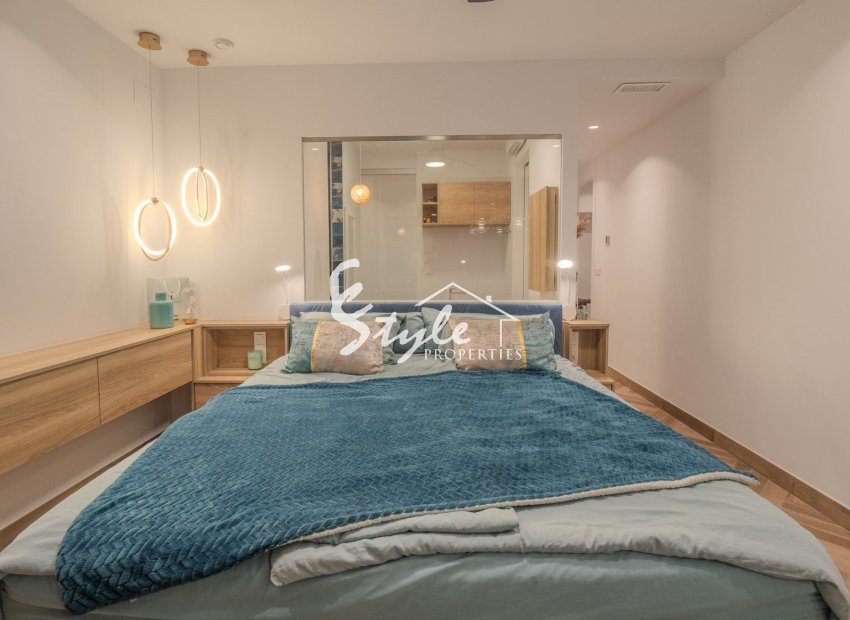 Resale - Villa - Orihuela Costa  - Las Colinas Golf