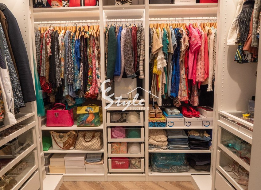 Resale - Villa - Orihuela Costa  - Las Colinas Golf