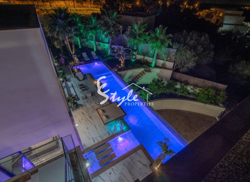 Resale - Villa - Orihuela Costa  - Las Colinas Golf