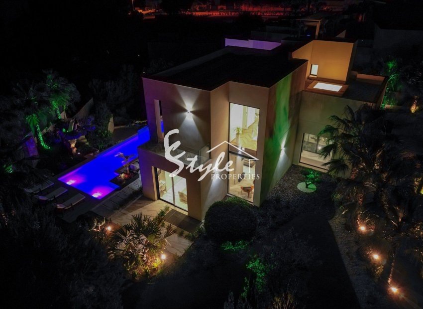 Resale - Villa - Orihuela Costa  - Las Colinas Golf