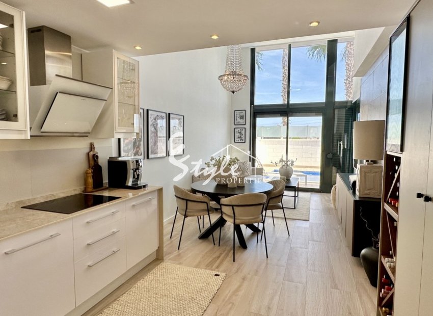 Resale - Villa - Orihuela Costa  - Lomas de Cabo Roig