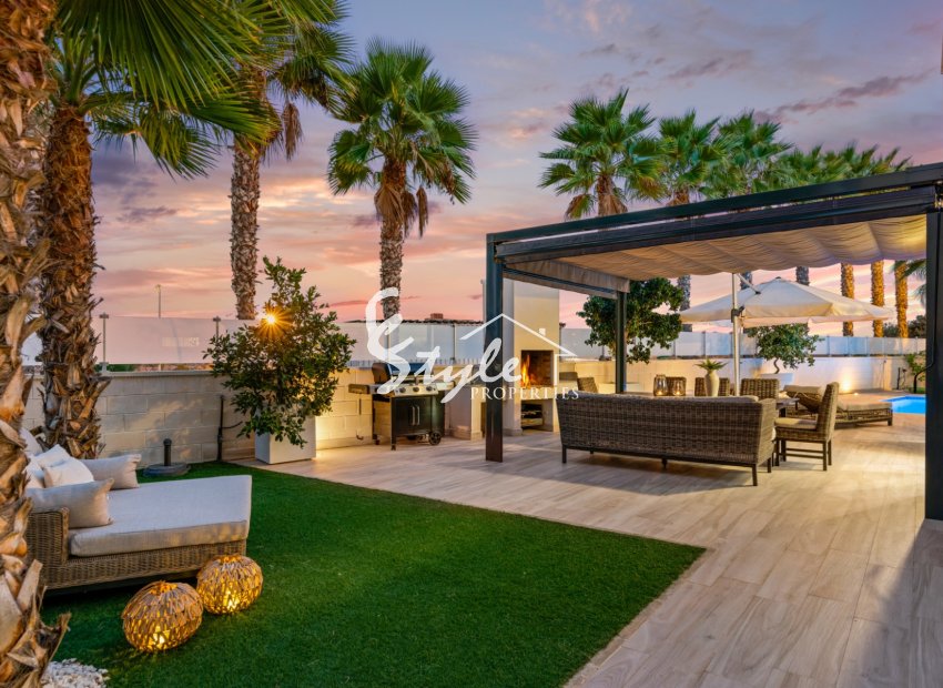 Resale - Villa - Orihuela Costa  - Lomas de Cabo Roig