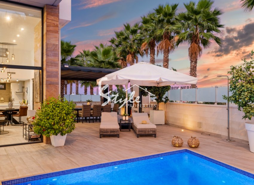 Resale - Villa - Orihuela Costa  - Lomas de Cabo Roig