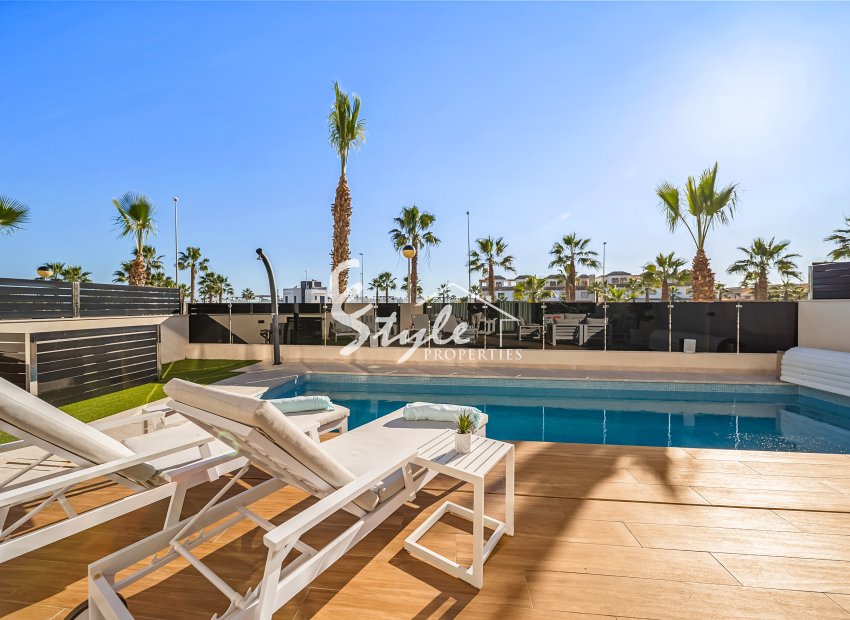 Resale - Villa - Orihuela Costa  - Lomas de Cabo Roig