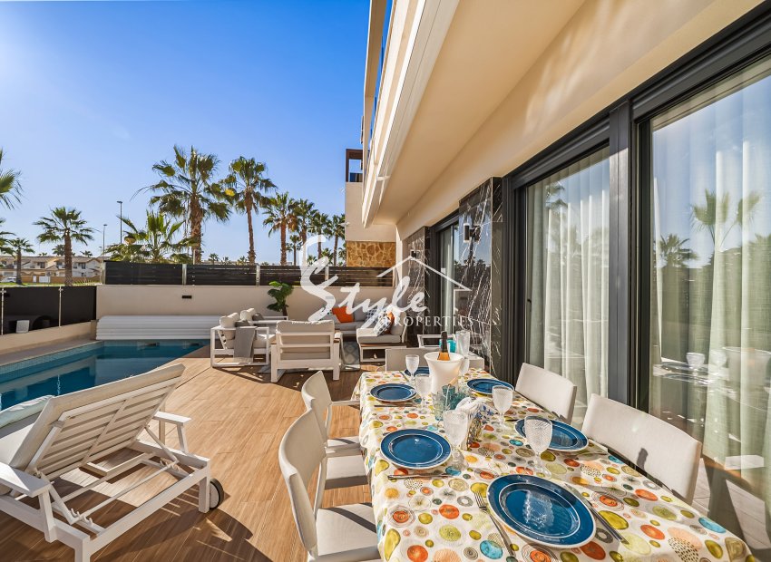 Resale - Villa - Orihuela Costa  - Lomas de Cabo Roig