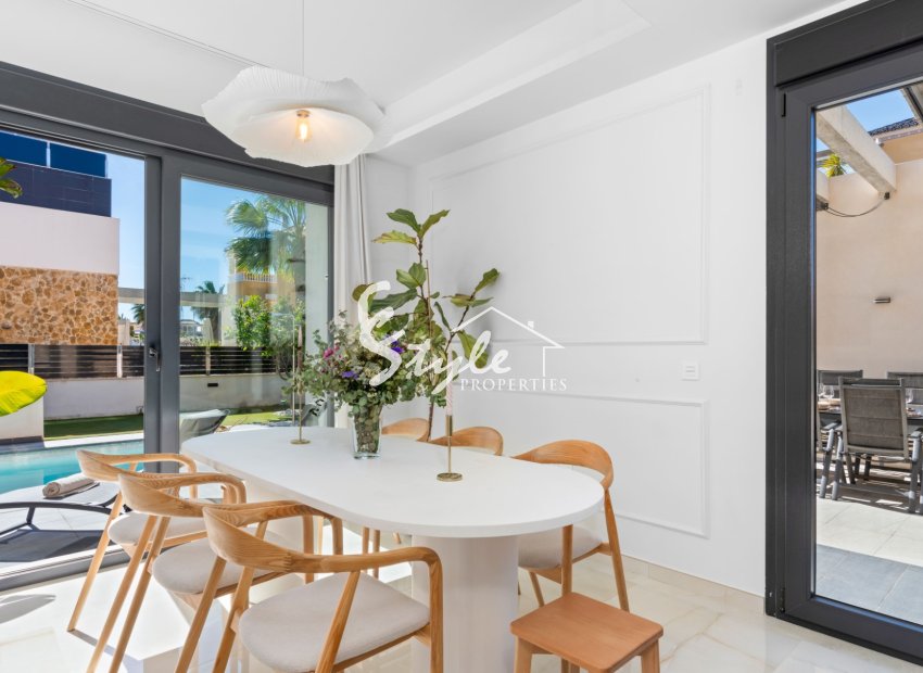 Resale - Villa - Orihuela Costa  - Lomas de Campoamor