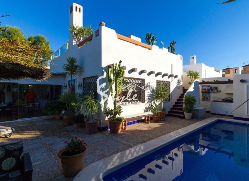 Resale - Villa - Orihuela Costa - Lomas de Don Juan