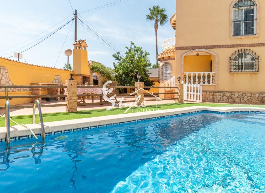 Resale - Villa - Orihuela Costa  - Los Almendros-La Florida