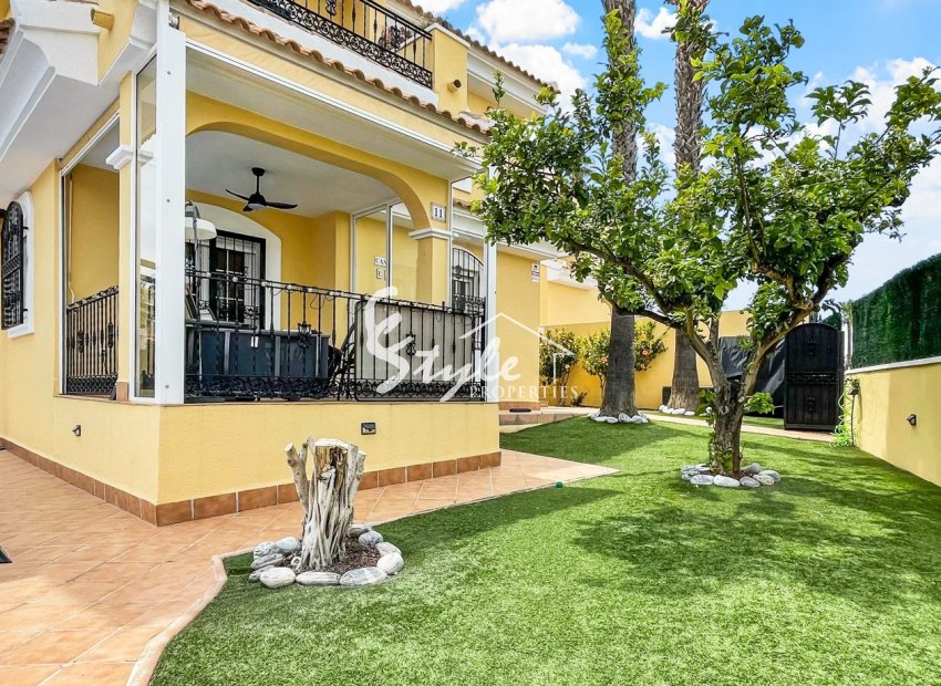 Resale - Villa - Orihuela-Costa - Los Dolses
