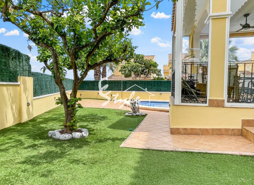 Resale - Villa - Orihuela-Costa - Los Dolses