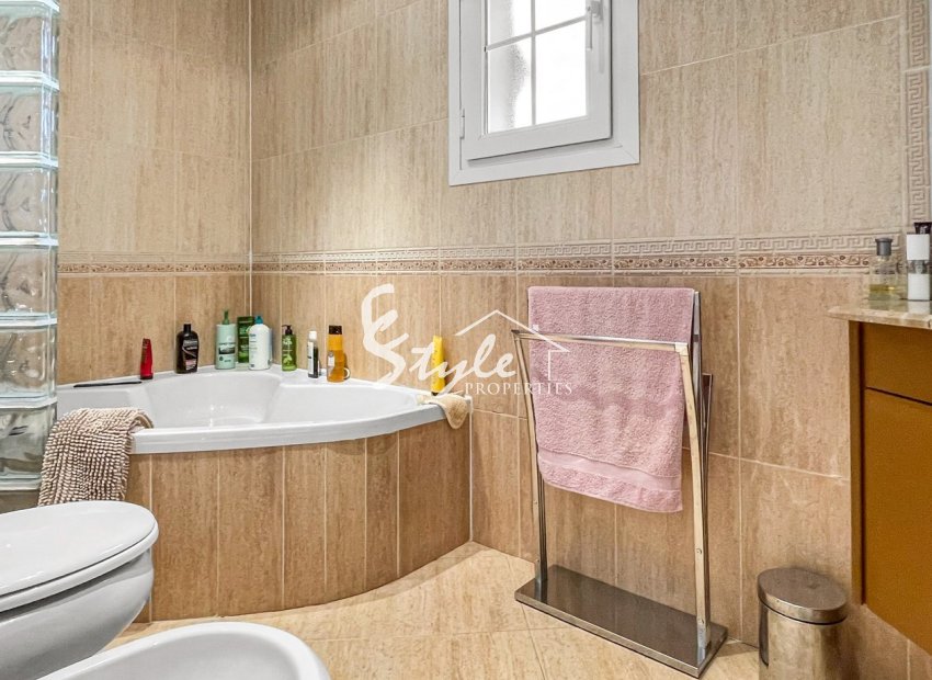Resale - Villa - Orihuela-Costa - Los Dolses
