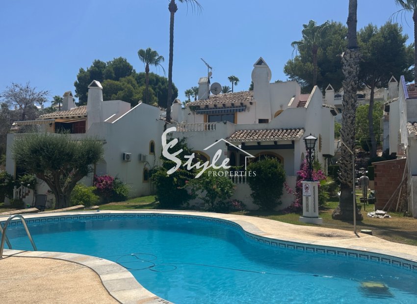 Resale - Villa - Orihuela-Costa - Los Dolses