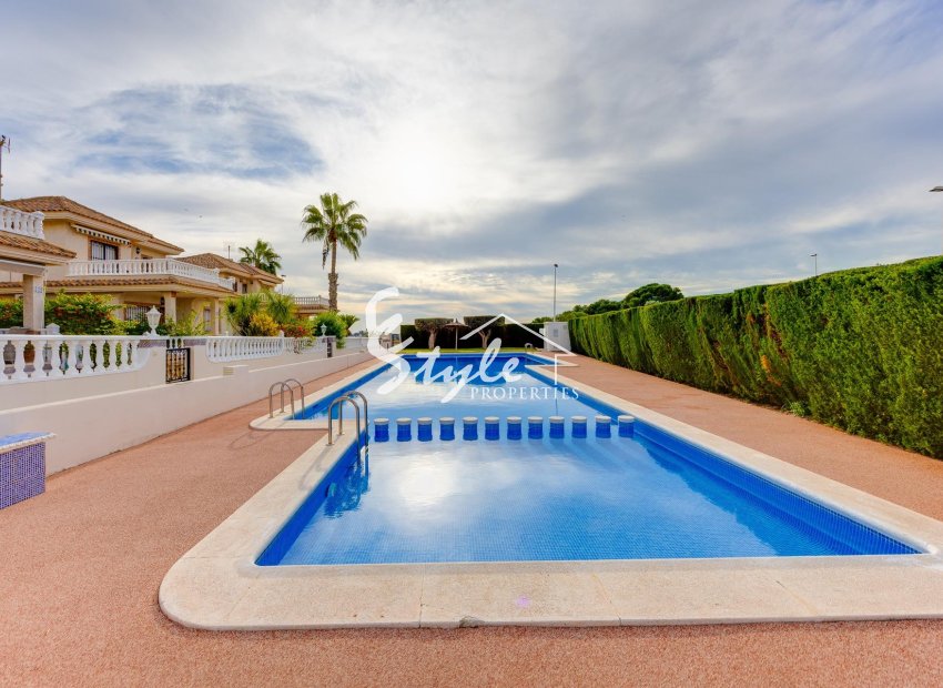 Resale - Villa - Orihuela-Costa - Los Dolses