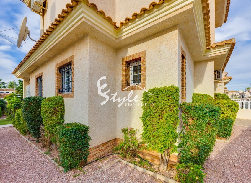 Resale - Villa - Orihuela-Costa - Los Dolses
