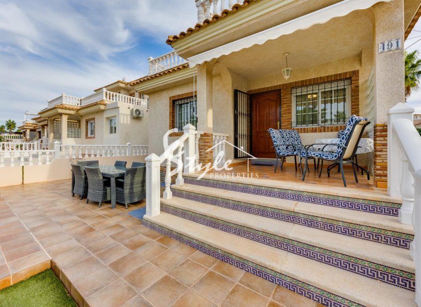 Resale - Villa - Orihuela-Costa - Los Dolses