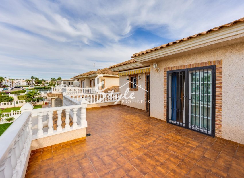 Resale - Villa - Orihuela-Costa - Los Dolses