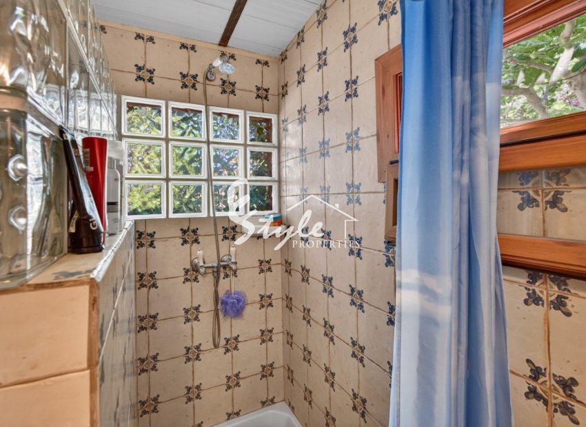 Resale - Villa - Orihuela-Costa - Orihuela Center