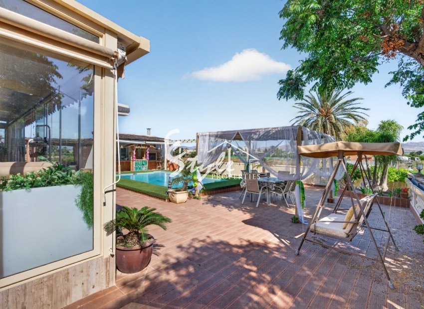 Resale - Villa - Orihuela-Costa - Orihuela Center