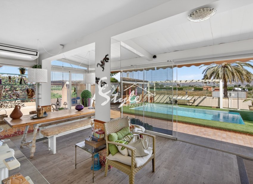 Resale - Villa - Orihuela-Costa - Orihuela Center