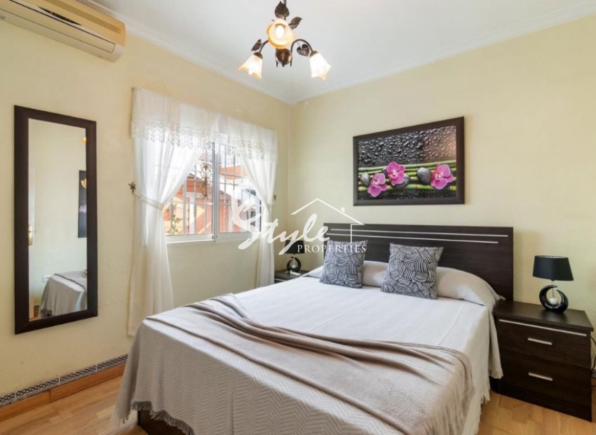 Resale - Villa - Orihuela Costa  - Playa Flamenca