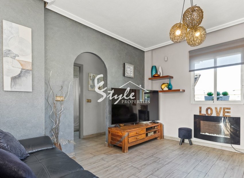 Resale - Villa - Orihuela Costa  - Playa Flamenca