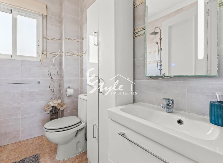 Resale - Villa - Orihuela Costa  - Playa Flamenca