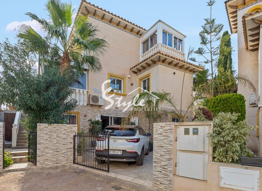 Resale - Villa - Orihuela Costa  - Playa Flamenca