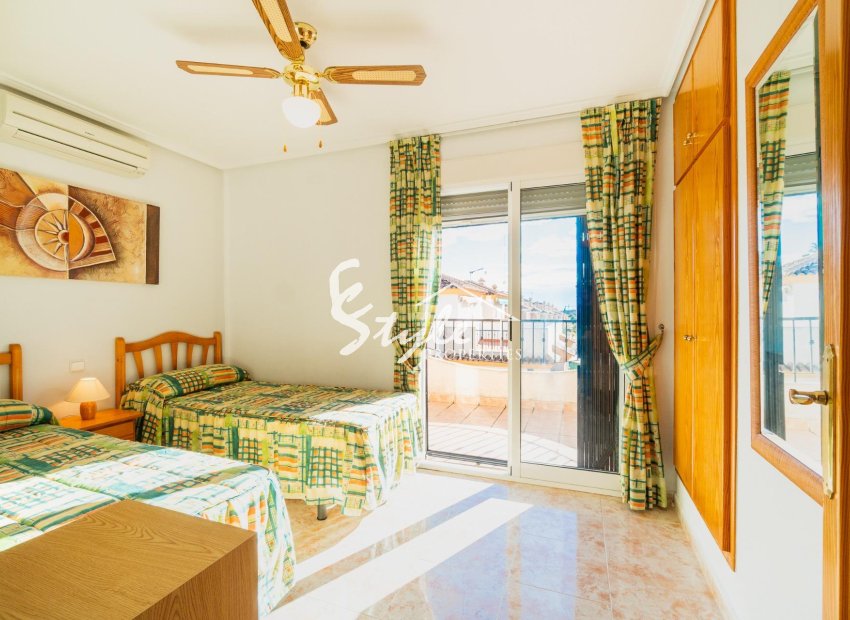 Resale - Villa - Orihuela Costa  - Playa Flamenca