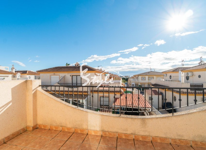 Resale - Villa - Orihuela Costa  - Playa Flamenca