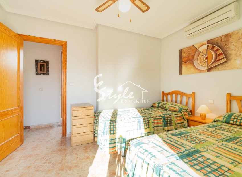 Resale - Villa - Orihuela Costa  - Playa Flamenca