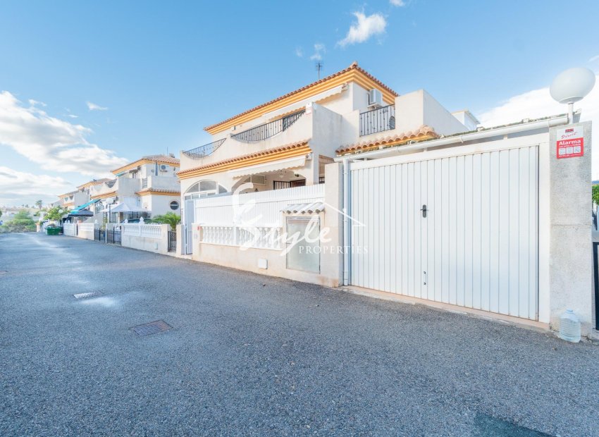 Resale - Villa - Orihuela Costa  - Playa Flamenca
