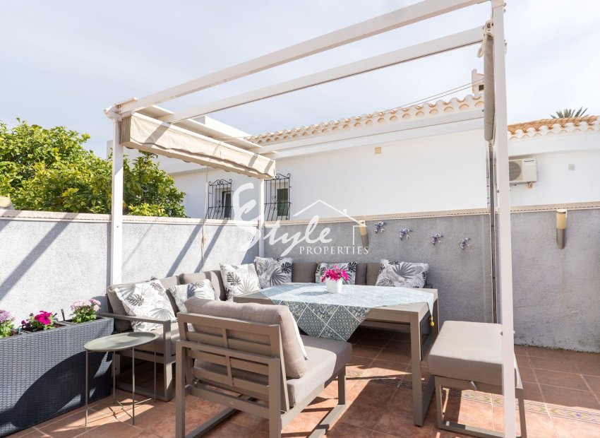 Resale - Villa - Orihuela-Costa - Playa Flamenca