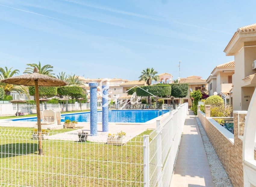 Resale - Villa - Orihuela-Costa - Playa Flamenca