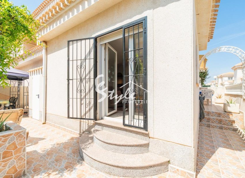 Resale - Villa - Orihuela-Costa - Playa Flamenca