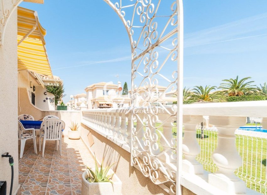 Resale - Villa - Orihuela-Costa - Playa Flamenca