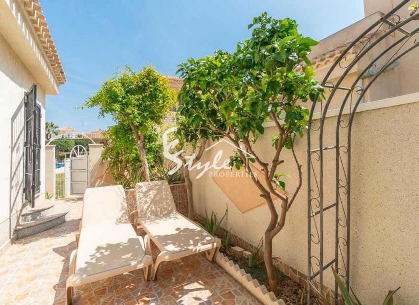 Resale - Villa - Orihuela-Costa - Playa Flamenca