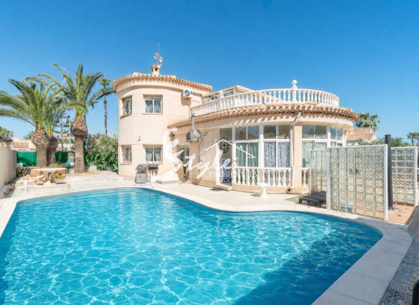 Resale - Villa - Orihuela-Costa - Playa Flamenca