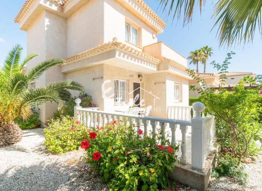 Resale - Villa - Orihuela-Costa - Playa Flamenca