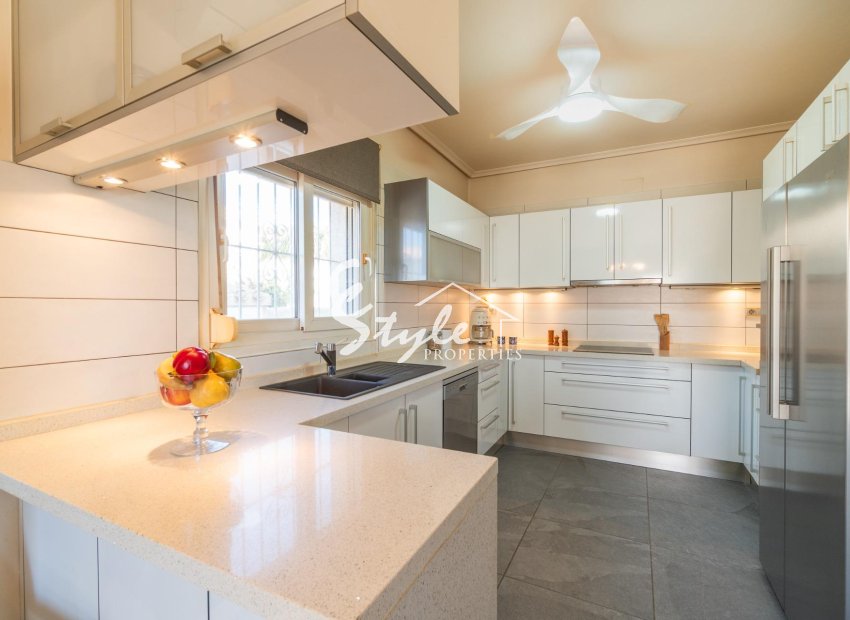 Resale - Villa - Orihuela-Costa - Playa Flamenca