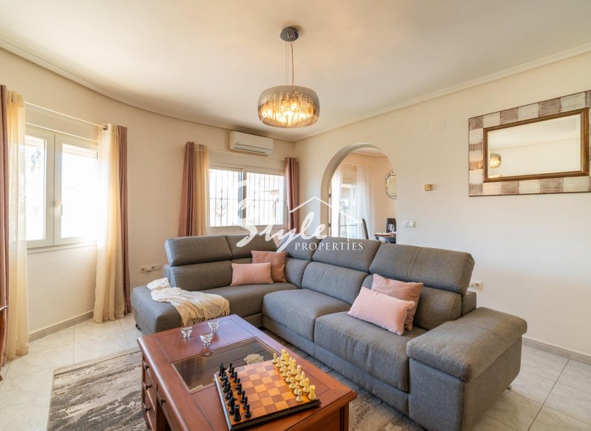 Resale - Villa - Orihuela-Costa - Playa Flamenca