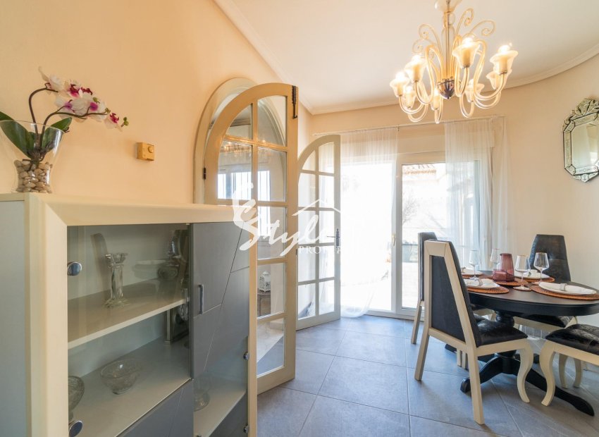 Resale - Villa - Orihuela-Costa - Playa Flamenca