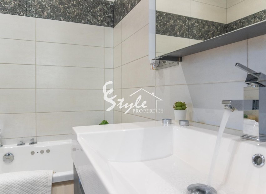 Resale - Villa - Orihuela-Costa - Playa Flamenca