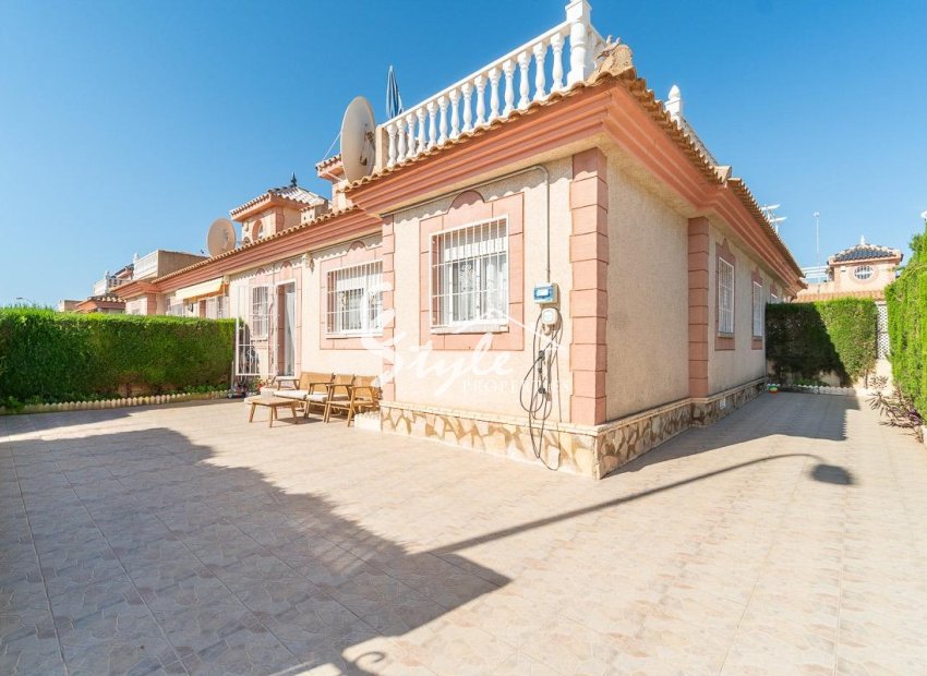 Resale - Villa - Orihuela-Costa - Punta Prima