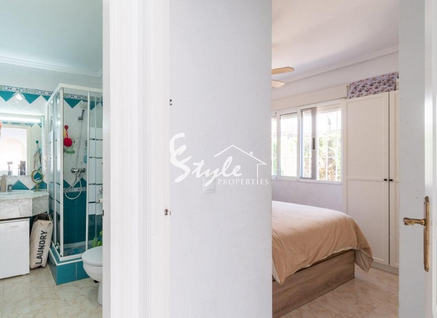 Resale - Villa - Orihuela-Costa - Punta Prima